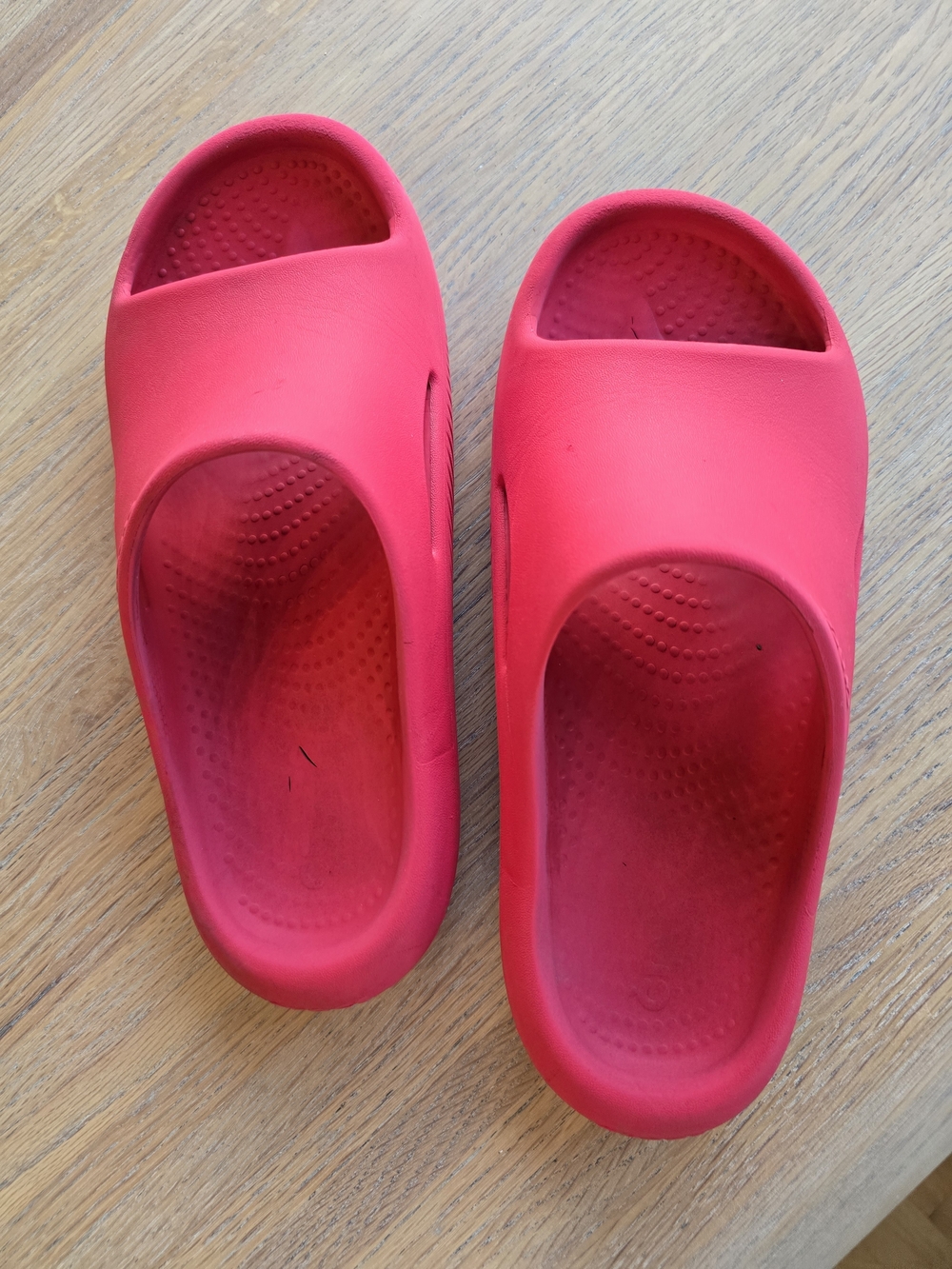 Crocs Mellow Recovery Slide In Red - Picture 3 of 6
